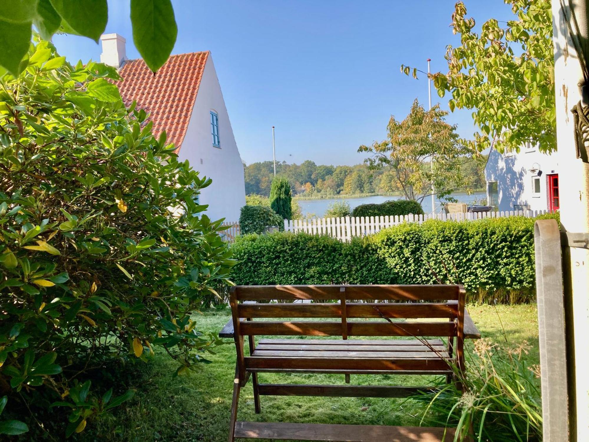 Den Gamle Skomager Hytte Ved Slotssoen Gråsten Exterior photo